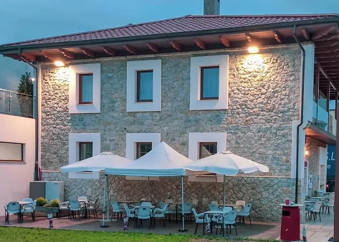 Hostal Óleo Auto Check-in Santander